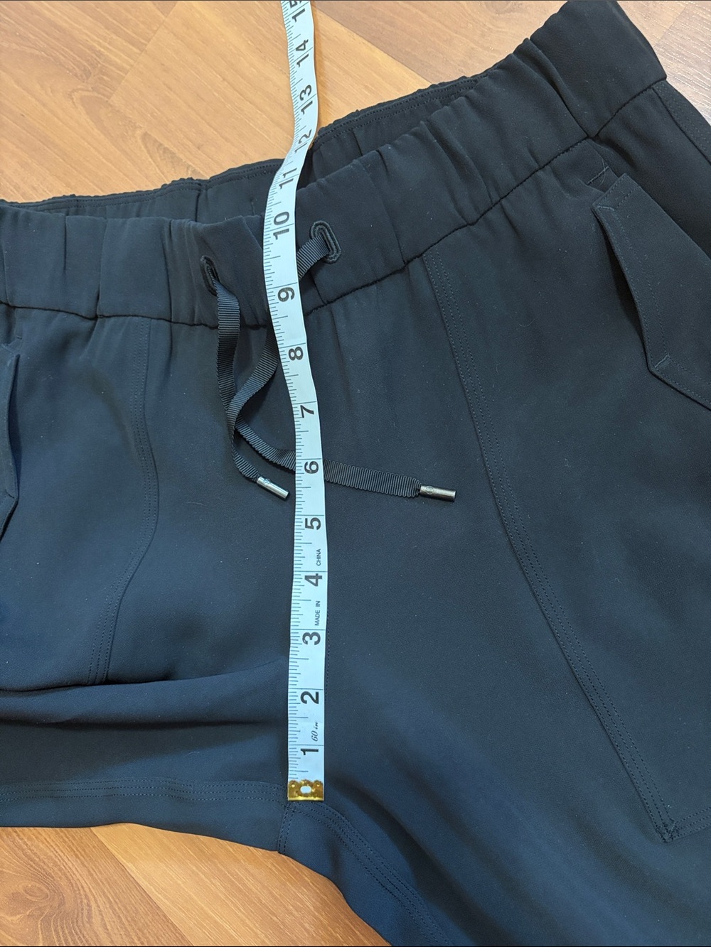 Lululemon Keep Moving High-Rise Cargo Pants Black Size 6 Straight Leg Travel - Picture 7 of 9